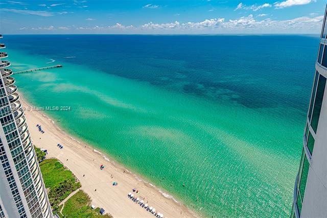15901 Collins Ave, Unit 2305 in Sunny Isles Beach, FL - Building Photo - Building Photo