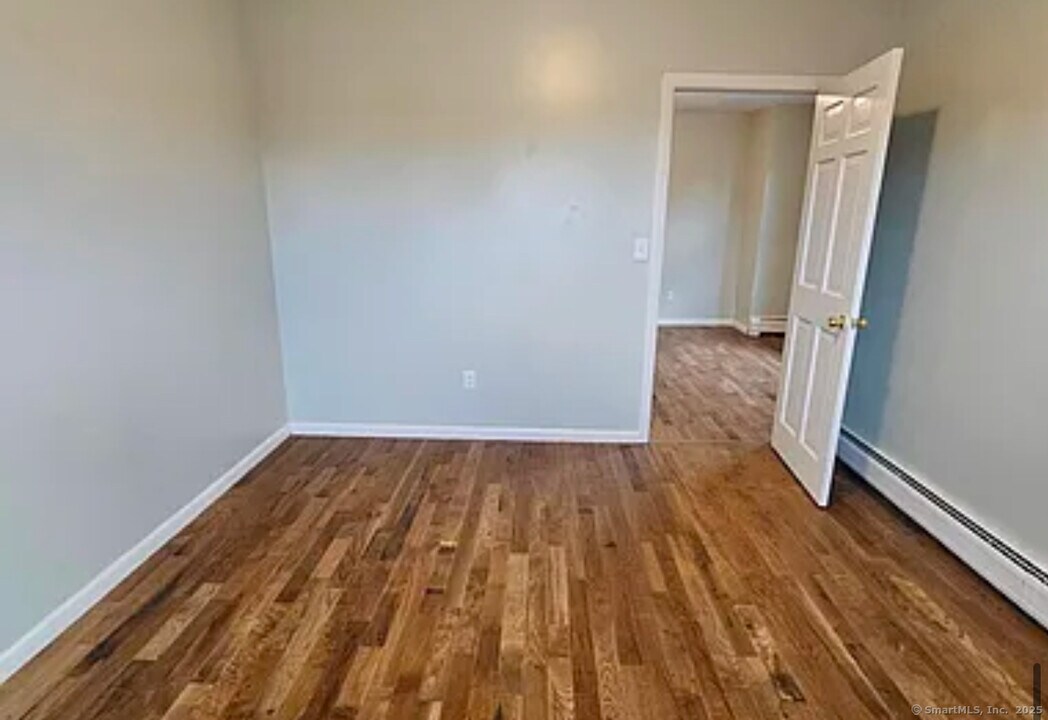 910 Dixwell Ave-Unit -3R in Hamden, CT - Building Photo