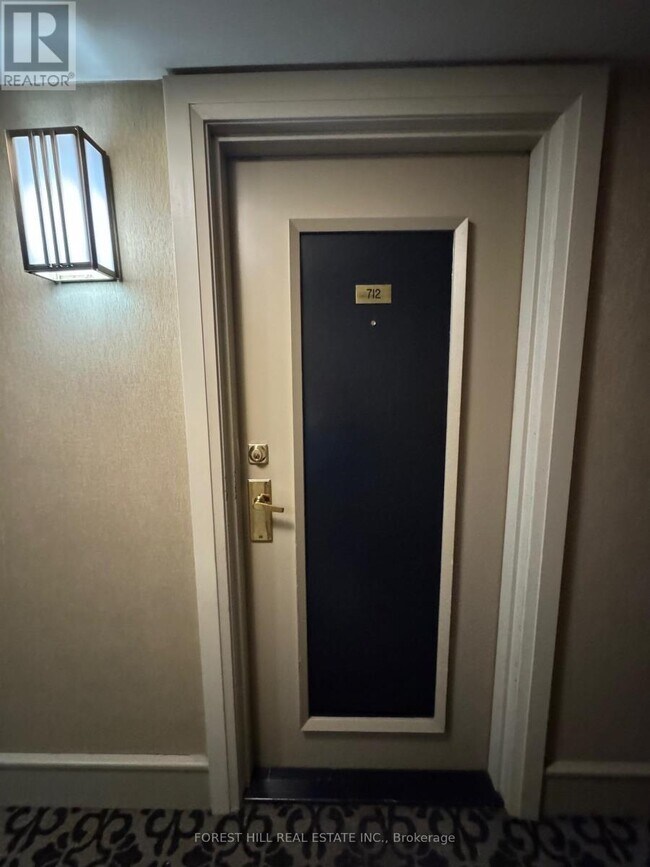 909 Bay St. in Toronto, ON - Building Photo - Building Photo