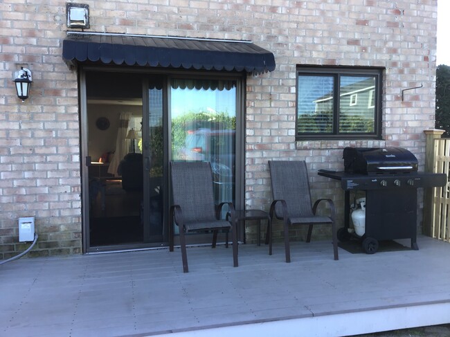 property at 275 North End Blvd