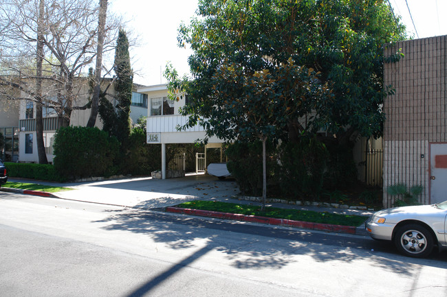 114 E Palmer Ave in Glendale, CA - Foto de edificio - Building Photo