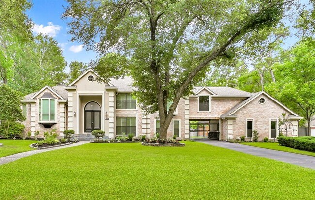 property at 35 Fernglen Dr