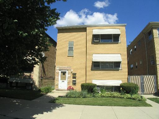 8338 W Addison St in Chicago, IL - Building Photo