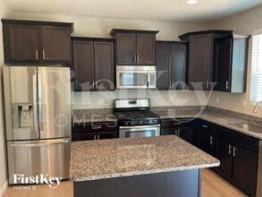 2815 Preston Woods Trail in O'Fallon, MO - Foto de edificio - Building Photo