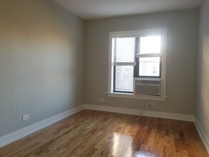 2908 N Mildred Ave in Chicago, IL - Building Photo - Building Photo