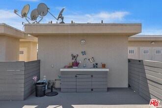 1450 S Beverly Dr in Los Angeles, CA - Building Photo - Building Photo