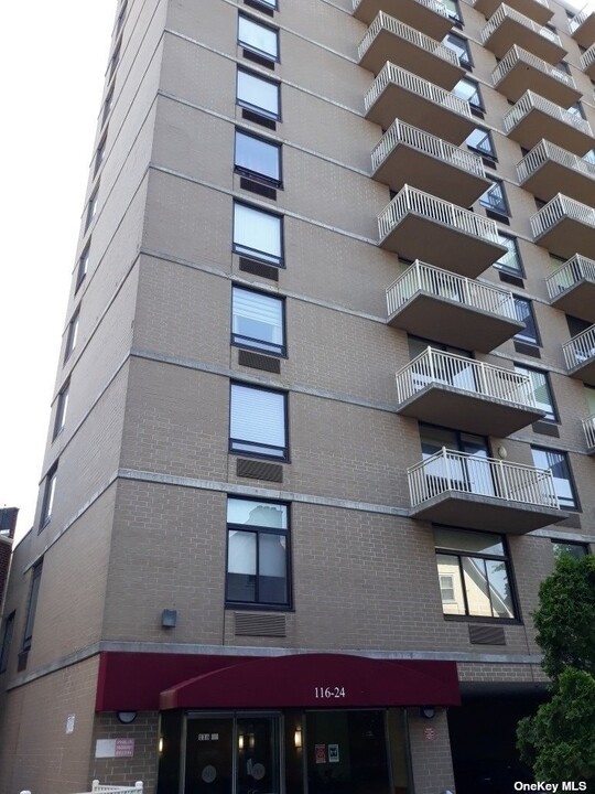 116-24 Grosvenor Ln in Queens, NY - Building Photo