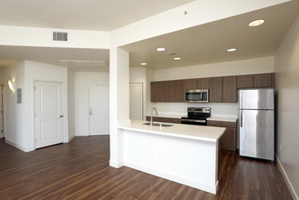 1010 Pacific Apartments in Santa Cruz, CA - Foto de edificio - Interior Photo