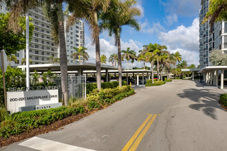 Seagate Towers Condominiums in Delray Beach, FL - Foto de edificio - Building Photo