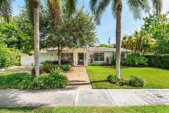155 Gregory Rd in West Palm Beach, FL - Building Photo - Building Photo