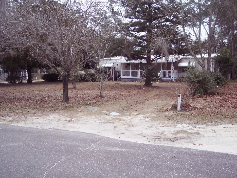 325-335 Jackson Rd in Jacksonville, FL - Building Photo