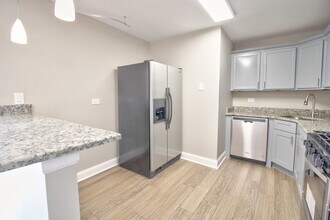 185 N Gregory St in Aurora, IL - Building Photo - Building Photo