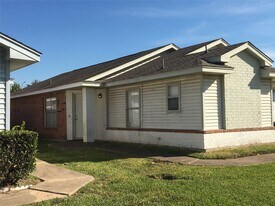 4618 Bryant Ridge Rd in Houston, TX - Building Photo