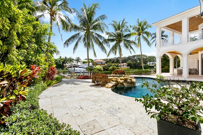 155 Commodore Dr in Jupiter, FL - Building Photo - Building Photo