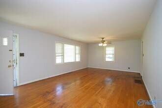 2803 Mallory Ave NW in Huntsville, AL - Foto de edificio - Building Photo