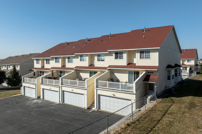 The Brittany's Apartments and Townhomes in Rochester, MN - Building Photo - Building Photo