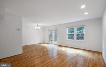 7862 Heatherton Ln in Potomac, MD - Building Photo - Building Photo