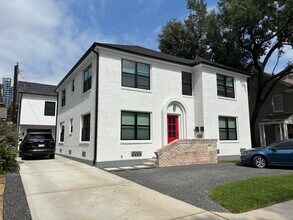 2636 Greenbriar Dr, Unit 1 in Houston, TX - Building Photo - Building Photo