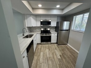 3602 Beneva Rd, Unit BV 405 in Sarasota, FL - Foto de edificio - Building Photo