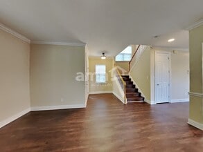 16527 Ambassador Park Dr in Huntersville, NC - Foto de edificio - Building Photo