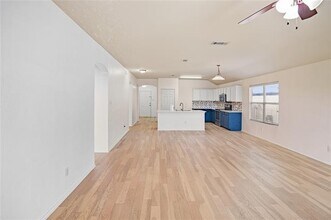 1938 Castaway Dr in Grand Prairie, TX - Building Photo - Building Photo