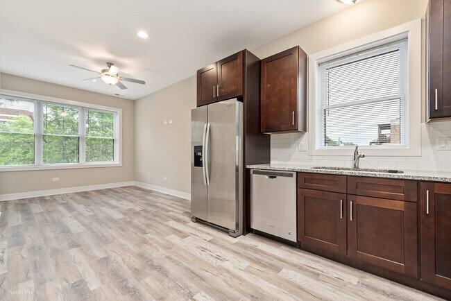6530 S Maryland Ave in Chicago, IL - Building Photo - Building Photo