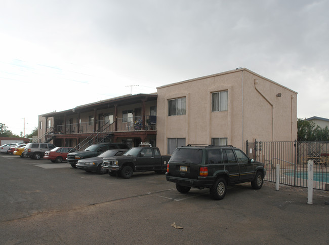 Fairviwe Apartments in Tucson, AZ - Foto de edificio - Building Photo