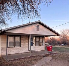 16989 N Private Dr 3028 in Lindsay, OK - Building Photo - Building Photo
