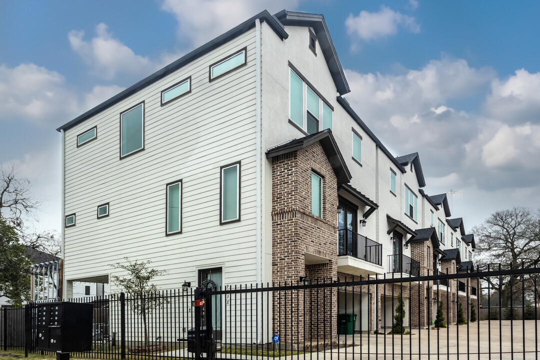 Oak Street Grove in Houston, TX - Foto de edificio