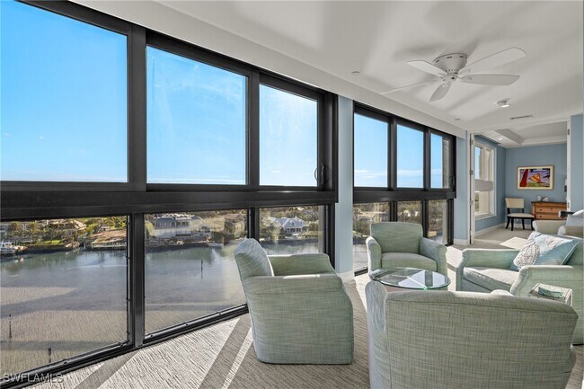 property at 2400 Gulf Shore Blvd N