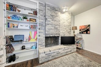 3102 Cedar St in Austin, TX - Building Photo - Building Photo