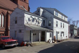 41 Winthrop St in Taunton, MA - Foto de edificio - Building Photo