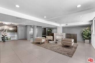 141 S Clark Dr in Los Angeles, CA - Building Photo - Building Photo