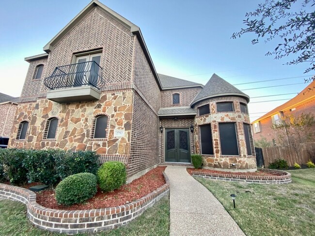 2752 Waters Edge Dr in Grand Prairie, TX - Building Photo - Building Photo