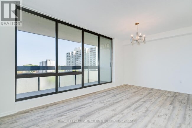 260 Seneca Hill Dr in Toronto, ON - Building Photo - Building Photo