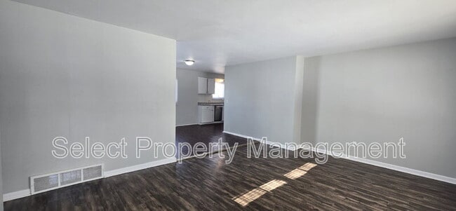 2327 Deerwood Dr in Fort Wayne, IN - Building Photo - Building Photo