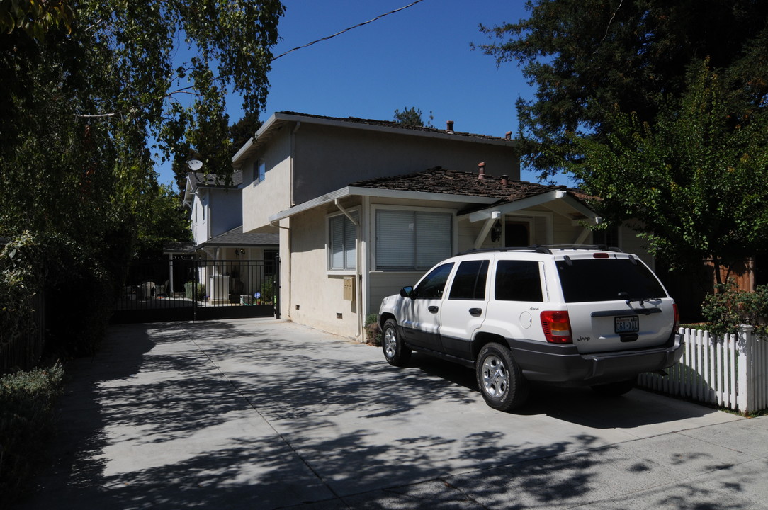 394-396 Mariposa Ave in Mountain View, CA - Building Photo