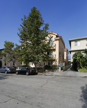 823-825 S Gramercy Pl in Los Angeles, CA - Building Photo - Building Photo