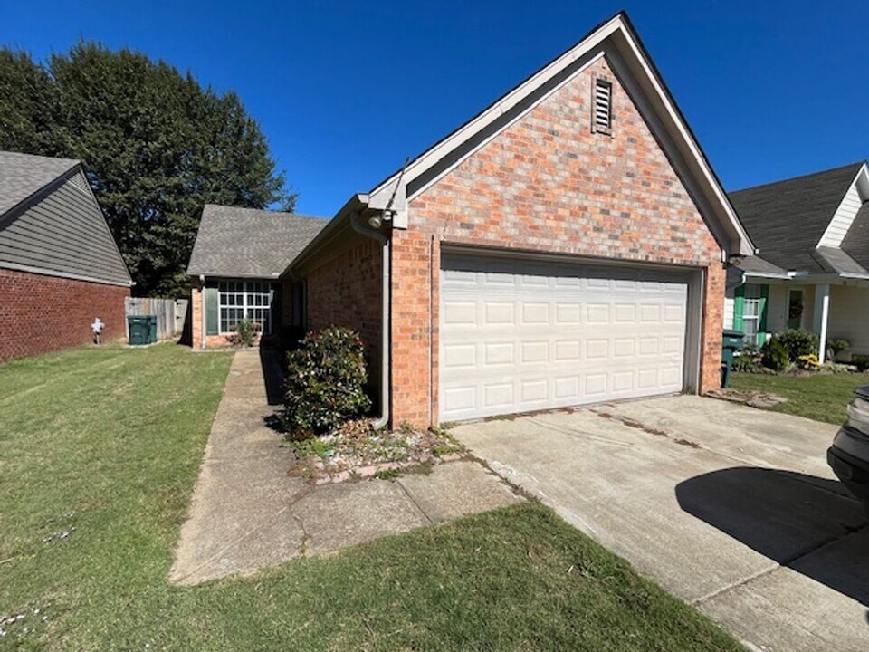 830 Grant Dr in Southaven, MS - Building Photo