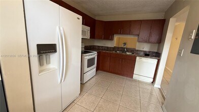 8011 Southgate Blvd in North Lauderdale, FL - Building Photo - Building Photo