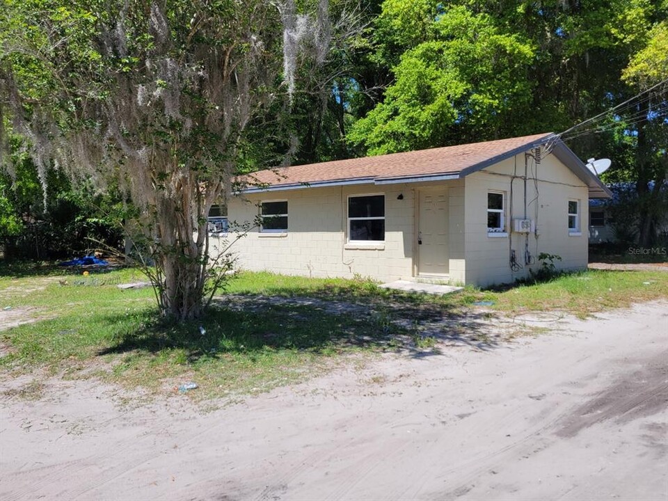 203 Jackson St in Wildwood, FL - Building Photo