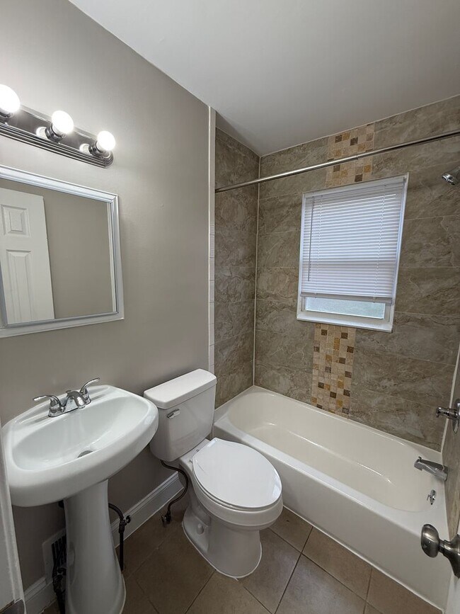 2350 Hunter Pl SE in Washington, DC - Building Photo - Building Photo