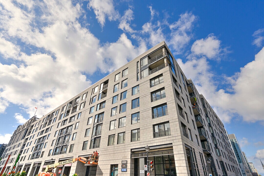 329 Notre Dame Rue E in Montréal, QC - Building Photo