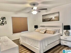 1004 Patton Creek Ln in Hoover, AL - Building Photo