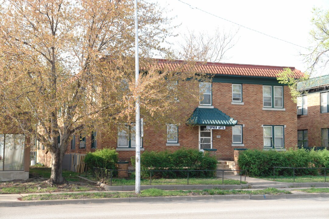 2505 E Douglas Ave in Wichita, KS - Building Photo