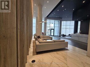 3900 Confederation Pkwy in Mississauga, ON - Building Photo - Building Photo