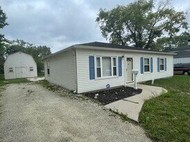 Beautiful 3BR/1BA spacious ranch style home in Warren Township in Indianapolis, IN - Building Photo