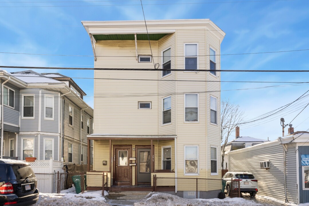 246-248 Chatham St in Lynn, MA - Building Photo