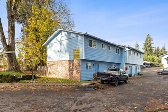 Powell Butte Townhomes in Portland, OR - Building Photo - Building Photo