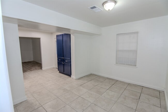 2120 Godfrey St in Baytown, TX - Building Photo - Building Photo